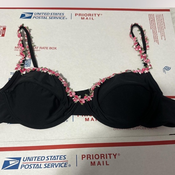 Two piece flower black swimsuit set - Picture 4 of 6